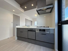 【神奈川県/厚木市妻田東】グランマーレ本厚木 キッチン