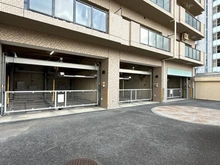 【神奈川県/厚木市妻田東】グランマーレ本厚木 駐車場