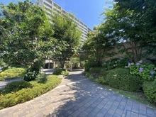 【神奈川県/相模原市中央区淵野辺】オハナ淵野辺ガーデニア シーズンレジデンス棟 敷地内