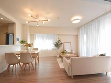 【神奈川県/相模原市南区古淵】ウィルズスクエアヴェルテックスタワー リビング・ダイニング：※家具、LDの照明は含まれません。