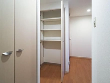 【神奈川県/厚木市水引】コンフォートパレス本厚木 ファーストステージ 収納：廊下