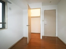 【神奈川県/厚木市水引】コンフォートパレス本厚木 ファーストステージ 収納：洋室（ウォークインクローゼット）