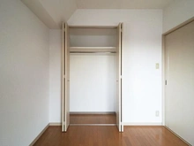 【神奈川県/厚木市水引】コンフォートパレス本厚木 ファーストステージ 収納：洋室