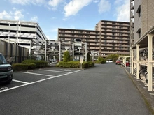 【神奈川県/海老名市河原口】ベルドゥムール海老名弐番館 駐車場