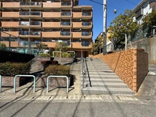 【神奈川県/海老名市上今泉】ライオンズマンションかしわ台 アプローチ