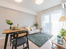 【神奈川県/相模原市南区相模大野】パークスクエア相模大野タワーアンドレジデンス タワー棟 リビング・ダイニング：※家具・調度品等は販売価格に含まれておりません