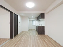 【神奈川県/厚木市中町】ベルドゥムール本厚木 リビング・ダイニング：（左）洋室