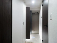 【神奈川県/厚木市中町】ベルドゥムール本厚木 玄関：収納