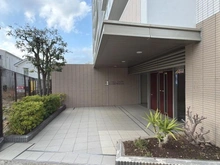 【神奈川県/座間市南栗原】ローレルコートかしわ台 アプローチ