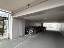 【神奈川県/座間市相模が丘】コスモ相模が丘 駐輪場