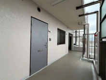 【神奈川県/座間市相模が丘】コスモ相模が丘 共用部：共用廊下