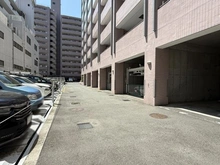 【神奈川県/海老名市中央】グリーンコート海老名III番館アルファスクエア 駐車場