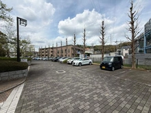 【東京都/町田市成瀬】エステ・スクエア成瀬弐番館 駐車場