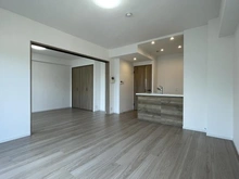 【神奈川県/相模原市南区上鶴間本町】ドラゴンマンション町田弐番館 リビング・ダイニング：奥：洋室