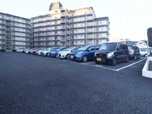 【神奈川県/相模原市南区上鶴間本町】メゾン鹿島台 駐車場
