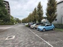 【東京都/町田市成瀬】エステ・スクエア成瀬壱番館 駐車場