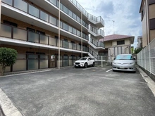 【神奈川県/相模原市南区南台】ネオハイツ小田急相模原 駐車場