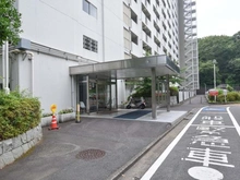 【神奈川県/座間市入谷東】東建座間ハイツ 2号棟 アプローチ