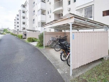【神奈川県/相模原市南区上鶴間本町】町田ハイツ B-1号棟 駐輪場