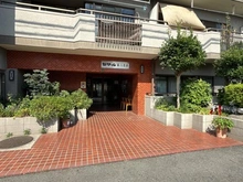 【神奈川県/海老名市中新田】セザール第二厚木 アプローチ