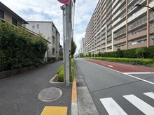 【東京都/町田市小山ヶ丘】ルネグランディア 前面道路