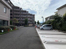 【神奈川県/相模原市中央区田名】ロイヤルステージ相模原番田 駐車場