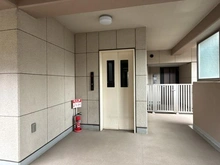 【神奈川県/座間市相模が丘】エステ・スクエア小田急相模原ステージV 共用部：エレベーターホール