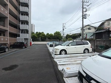 【神奈川県/相模原市南区上鶴間本町】 町田パーク・ホームズ 駐車場