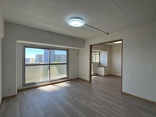 【神奈川県/座間市入谷東】東建座間ハイツ 1号棟 リビング・ダイニング：右：洋室