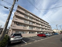 【神奈川県/伊勢原市東成瀬】エクセル伊勢原 外観：手前：駐車場