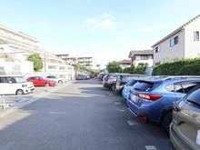 【東京都/町田市玉川学園】アデニウム玉川学園 駐車場