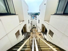 【神奈川県/横浜市保土ケ谷区釜台町】ルネ上星川 2号棟 アプローチ