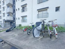 【神奈川県/横浜市神奈川区片倉】片倉台団地参街区11棟 駐輪場