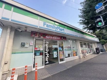 【神奈川県/横浜市神奈川区片倉】片倉台団地参街区11棟 ファミリーマート　ニック片倉店（現地より約500m）：