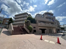 【神奈川県/横浜市神奈川区神大寺】ロイヤルプラザ三ツ沢 外観