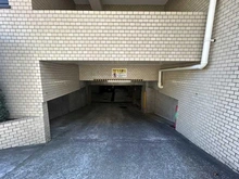 【神奈川県/横浜市西区南軽井沢】ラミアール南軽井沢 駐車場入口