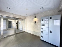 【神奈川県/横浜市西区北軽井沢】ル・グラン三ツ沢公園 エントランス：宅配BOX