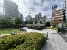 【神奈川県/横浜市神奈川区栄町】ザ・ヨコハマタワーズ タワーイースト 敷地内