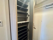 【神奈川県/横浜市神奈川区高島台】高島台センチュリーマンション 収納：シューズクローゼット