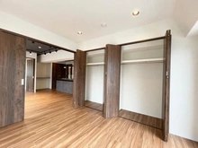 【神奈川県/横浜市中区住吉町】シャンローゼ関内 洋室