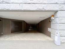 【神奈川県/川崎市中原区木月大町】シティハウス元住吉 駐車場アプローチ