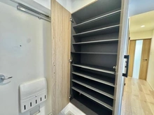 【神奈川県/横浜市港北区綱島西】ニックハイム綱島第6 収納：玄関