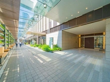 【神奈川県/横浜市神奈川区鶴屋町】THE YOKOHAMA FRONT TOWER アプローチ