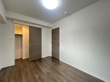 【神奈川県/横浜市神奈川区松見町】ブリシア横浜大口 サービスルーム（納戸）