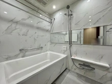 【神奈川県/横浜市神奈川区鶴屋町】THE YOKOHAMA FRONT TOWER 浴室