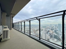 【神奈川県/横浜市神奈川区鶴屋町】THE YOKOHAMA FRONT TOWER サービスバルコニー