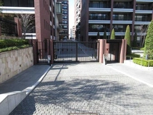 【神奈川県/横浜市西区紅葉ケ丘】横濱紅葉坂レジデンス 弐番館 アプローチ