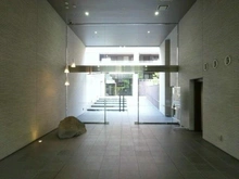 【神奈川県/横浜市西区老松町】アトラス野毛山 エントランス