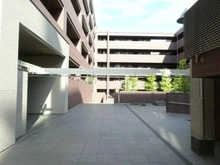 【神奈川県/横浜市西区老松町】アトラス野毛山 敷地内