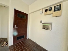 【神奈川県/横浜市保土ケ谷区瀬戸ケ谷町】ノブヒル・ホドガヤ 玄関